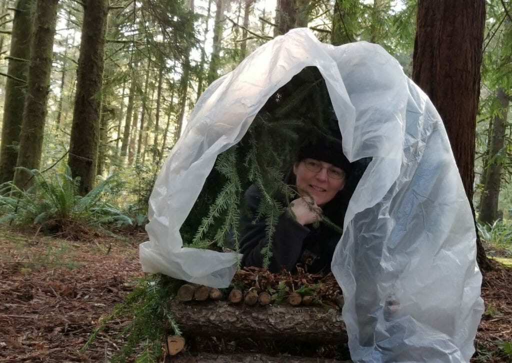 Emergency Shelter Oregon. Student testing survival shelter